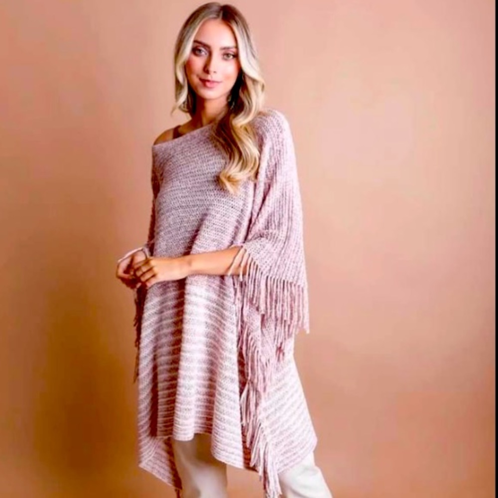 Bouclé Rose and white poncho